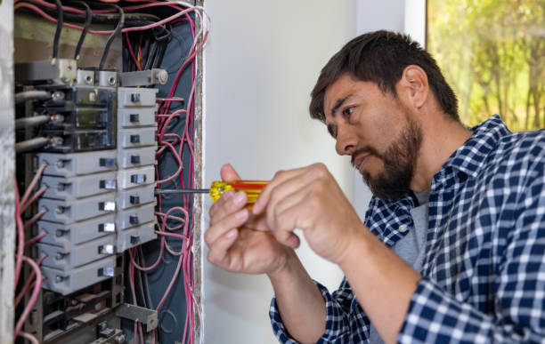 Best Electrical Outlet Repair  in Albany, IN